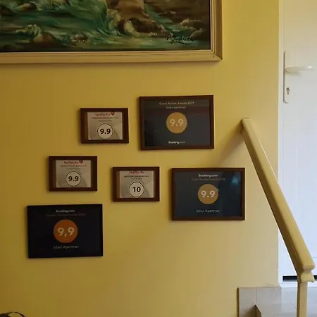 Szlavi Apartment *